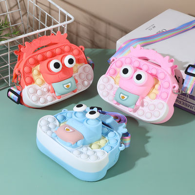 Harga yang bagus 14.5*11*4cm Cute Silikon Pencil Box Organizer dengan Tutup Bahan Bebas Bpa on line