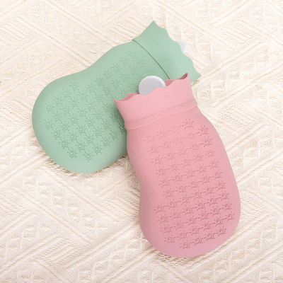 Harga yang bagus Botol Air Panas Karet 500ml dengan Tutup Lembut Untuk Pemanasan Tempat Tidur Menstruasi on line