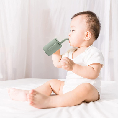 Harga yang bagus Produk Dapur Silikon Microwave Cangkir Bayi Dengan Sedotan Dapat Digunakan Kembali on line