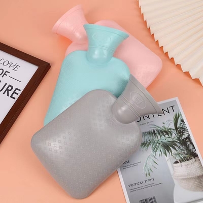 Harga yang bagus Lembut Lingkungan Ramah Silikon Botol Air Panas Mini Untuk Perjalanan Dan Penghilang Nyeri on line