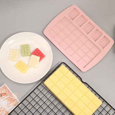 Harga yang bagus Warna Pink Silikon Waffle Mold Lurus Silikon Muffin Pans Untuk Waffle Cake Coklat on line