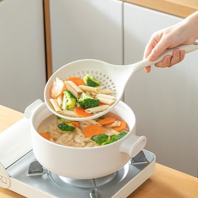 Silicone Strainer Scoop Colander Slotted Pasta Spoon Tahan Panas 600 ° F Slotted Ladle Spoons Untuk Alat Masak Dapur