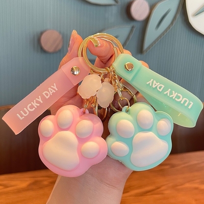Harga yang bagus Cartoon Modeling Silikon Keychain LED Lampu senter Kunci Ring Tas Tas Tas Tas Pendant Pemegang Kunci on line