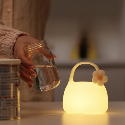Harga yang bagus Lampu Malam Silikon Waterproof 109g Squishy Lampu Malam untuk Anak-anak Isi ulang on line