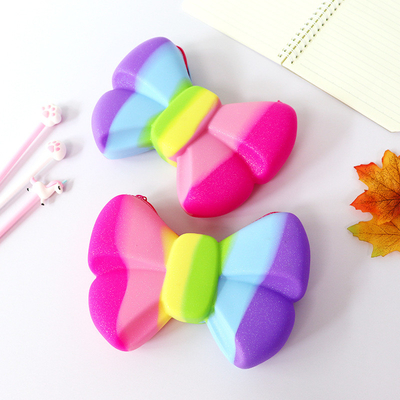 Harga yang bagus Customized BPA Bebas Pensil Silikon Kasus Pensil Kantong Untuk Anak Ulang Tahun Natal Hadiah Makeup Tas Crossbody Baju on line