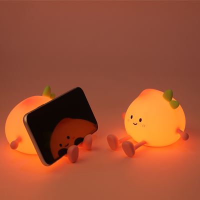 Harga yang bagus Cahaya malam peach lucu untuk anak-anak Lampu tidur silikon lembut dengan sensor sentuh USB dapat diisi ulang Lampu malam untuk kamar anak-anak on line