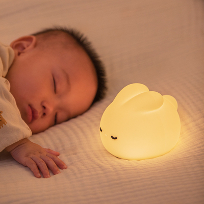 Harga yang bagus Lampu Malam Kelinci Untuk Anak-anak Lampu Cute Lampu 16 Warna Tap Silikon Anak-anak Lampu Malam Untuk Anak-anak Lampu Malam USB diisi ulang on line