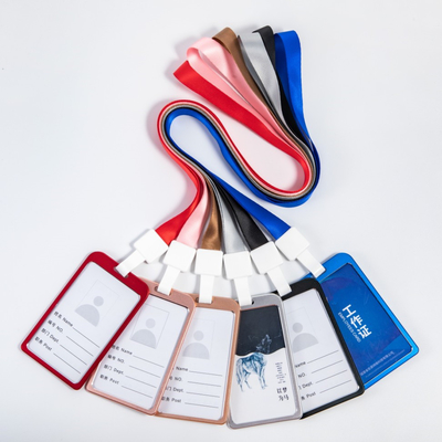 Silikon ID Nama lencana Kartu Kasus Pelindung Dengan Cord Retractable dan Breakaway Buckle