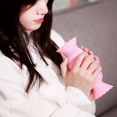 Harga yang bagus Sekrup Cap Silikon Hot Bag untuk Terapi Panas dan Dingin pada Kram Menstruasi on line